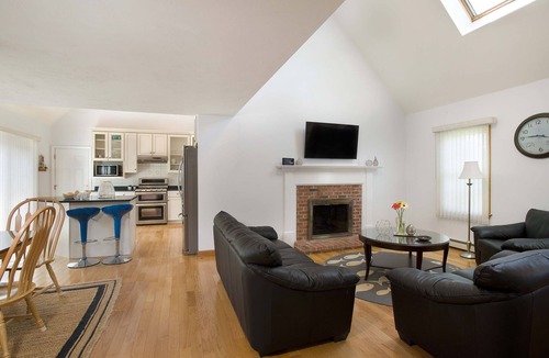 East Orleans House | Private Estate, heated pool, outdoor Livingroom, kitchen, 11 bedrooms, sleeps 20