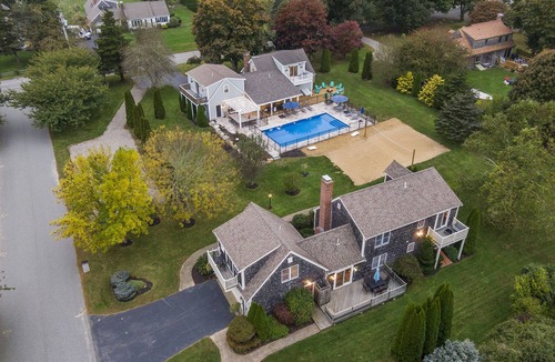 East Orleans House | Private Estate, heated pool, outdoor Livingroom, kitchen, 11 bedrooms, sleeps 20