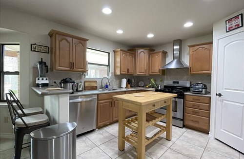 Georgetown House | Private Estate: Office, 4-seat Spa & Game Lounge