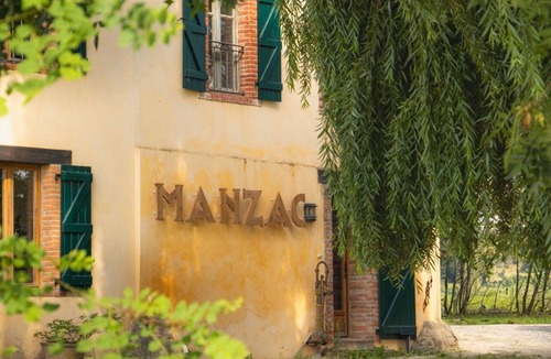 Castex House | Private Estate with Saltwater Pool, Mountain Views, A/C, Yoga Studio | Sleeps 14