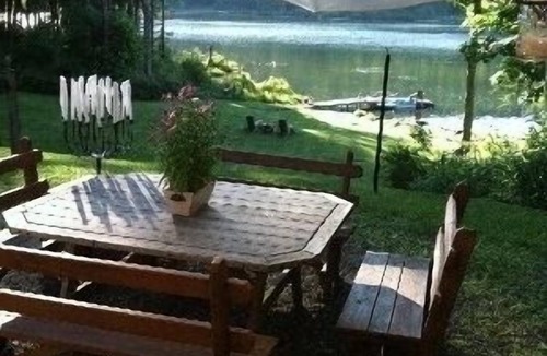 Stamford Cabin | PRIVATE - EXCLUSIVE CATSKILLS LAKE FRONT RUSTIC CABIN by NYC DESIGNER