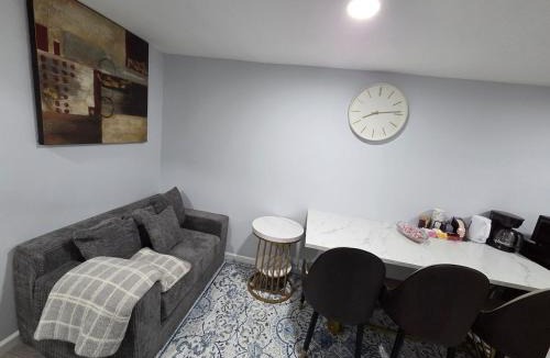 Waterbury Apartment | Private Executive Suite