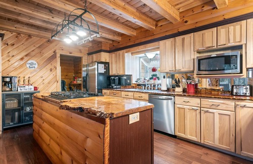 East Wakefield House | Private Fall Lakefront Cabin w/Fire Pit & Hot Tub