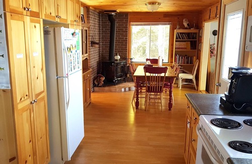 McMurrich/Monteith Cottage | Private Family-Friendly lakefront Sunset views Shallow Water Sandy area for Kids