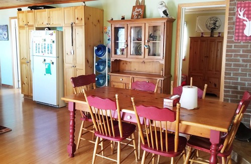 McMurrich/Monteith Cottage | Private Family-Friendly lakefront Sunset views Shallow Water Sandy area for Kids
