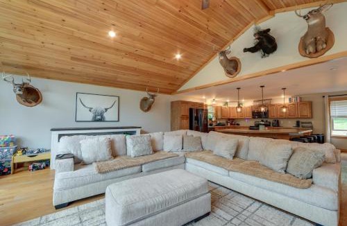 Town of Fowler House | Private Family Getaway on 15 Acres in Gouverneur!