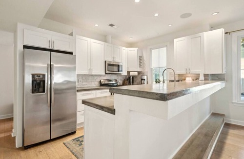Mid-City House | Private Family Home & Rooftop Deck + Parking
