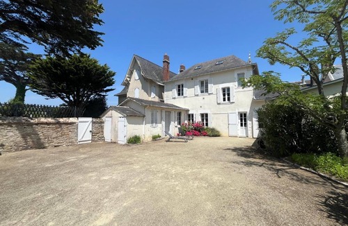 Le Pouliguen Villa | Private family villa with beach access