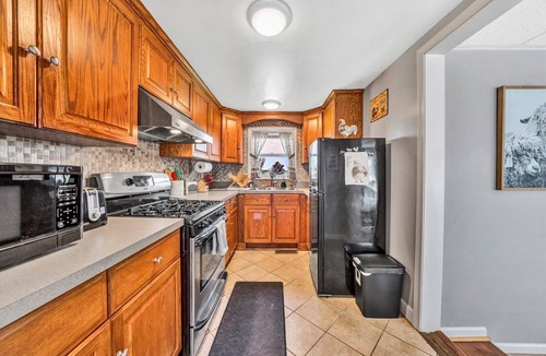 Gladehill Cottage | Private Farm Cottage surrounded fields, farm animals, mountain views & hot tub!