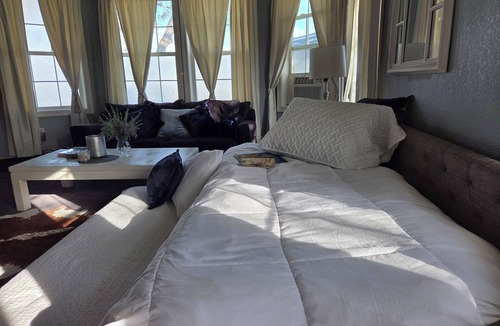 Pilot Hill Bed & Breakfast | Private Farm Stay on Gold Country Estate w/Horses and Donkeys