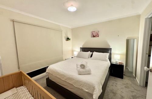 Werribee South House | Private Farmhouse & Paddock Available