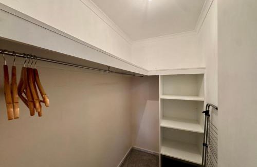 Werribee South House | Private Farmhouse & Paddock Available