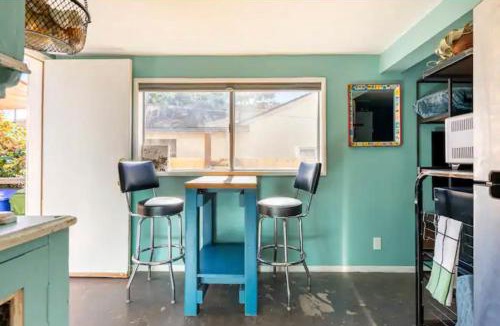 Sunset Park Apartment | Private fenced 1BR w/yd. Pets ok. Santa Monica Venice