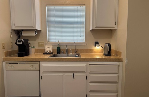 Tracy Apartment | Private First-Floor Guest Suite: 2 BR 1Bath Full-Kitchen in Peaceful Tracy