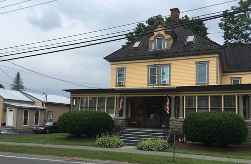 Milford Apartment | Private floor 2, queen studio, kitchenette, all private, Balcony +Grill 2+2 max