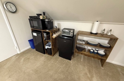 Valparaiso House | Private Floor w/Bath walkable to Downtown & VU