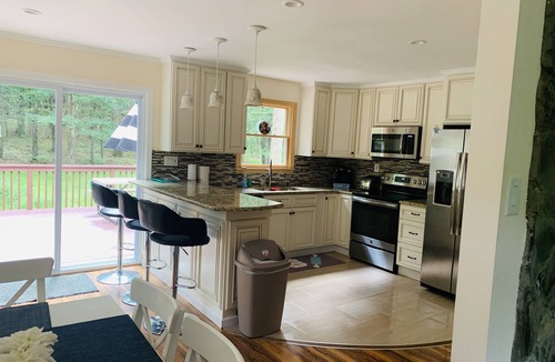East Stroudsburg House | Private Forest Retreat Hot Tub Pet Friendly