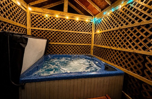 East Stroudsburg House | Private Forest Retreat Hot Tub Pet Friendly