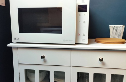 Le Chesnay Bed & Breakfast | Private studio - Château de Versailles on foot, private bathroom, kitchenette