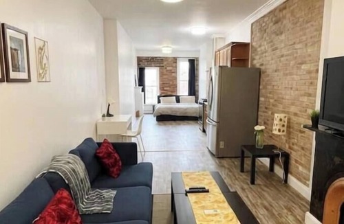 Bushwick Apartment | ~ Private Full Suite-Next to multiple Subway lines ~ Great Location