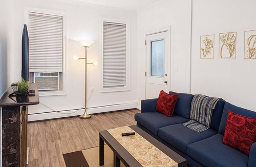 Bushwick Apartment | ~ Private Full Suite-Next to multiple Subway lines ~ Great Location