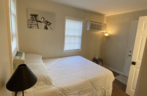 Tulsa Apartment | Private garage apartment in best neighborhood in Tulsa