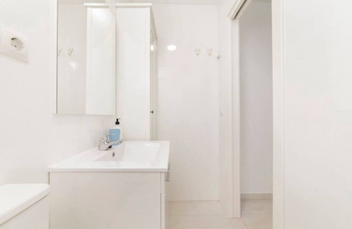 Coslada Apartment | Private garden apartment