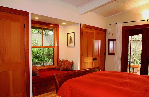 Jacoby Creek Apartment | Private garden, bathhouse luxury!