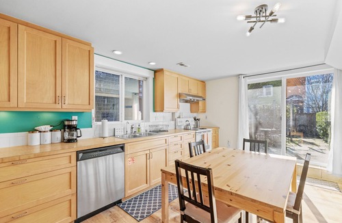 Green Lake House | Private Garden Retreat w/Patio & Entry