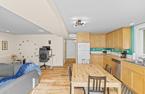 Green Lake House | Private Garden Retreat w/Patio & Entry