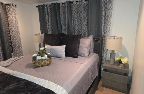 Baywood Apartment | Private Garden Suite in Bayshore