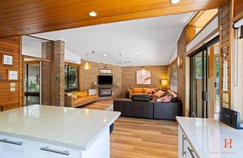 Cowes House | Private Gate to Beach Sleeps 10