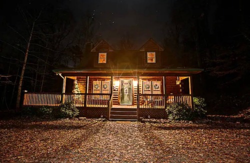 Rutherfordton Cabin | Private-Gated Community- FirePit- IndoorFireplace