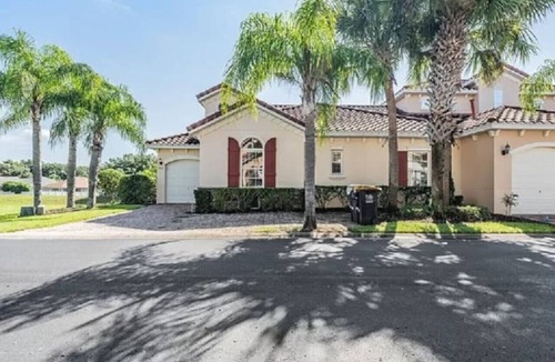 Tuscan Hills Apartment | Private gated pool home oasis near to Disney