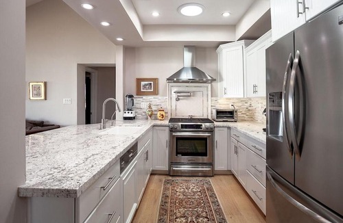 Lancaster Villa | Private Gated Ranch on 5 Acres, modern and secure