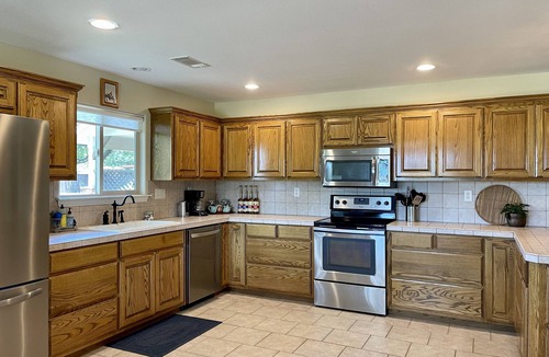 Buchanan Dam House | Private Gated Waterfront Lake Buchanan Home! Hot tub, Dog Friendly, Fully Fenced