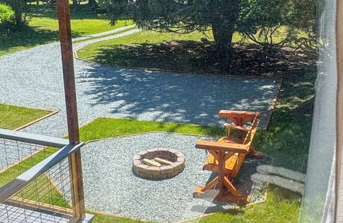 Stanwood Cabin | Private Get Away TINY HOUSE with SAUNA