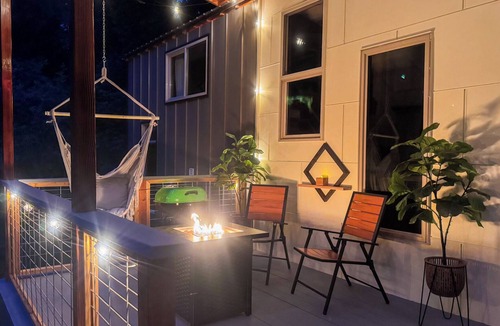 Stanwood Cabin | Private Get Away TINY HOUSE with SAUNA