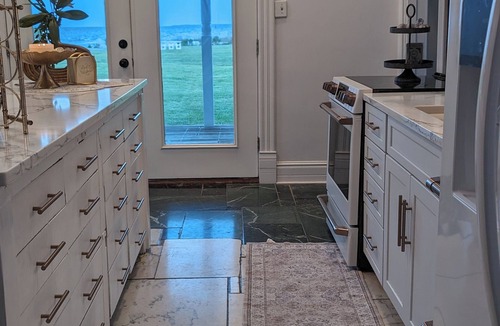 Avenue House | Private Getaway at Four Waters Estate!