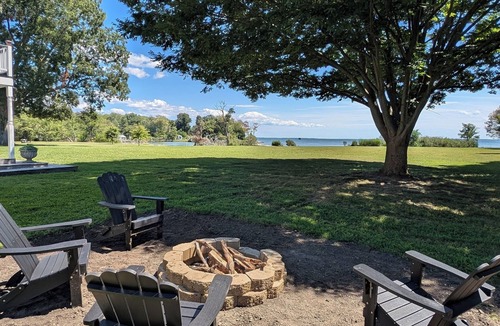 Avenue House | Private Getaway at Four Waters Estate!