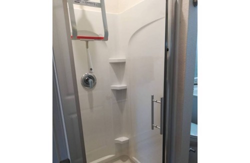 Woodland Cottage | Private getaway for your work assignment.