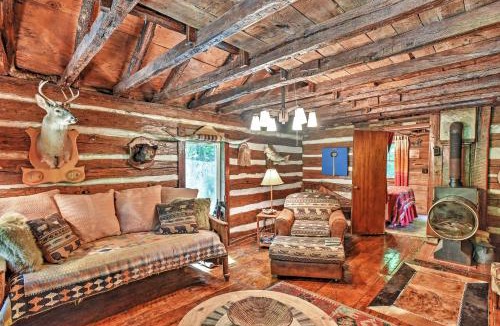 Advance House | Private Getaway on 270 Acres w/Lake: Swim & Canoe