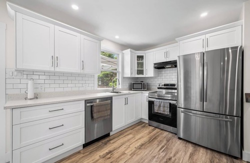 Prospect Bay House | Private Getaway on McGrath Lake