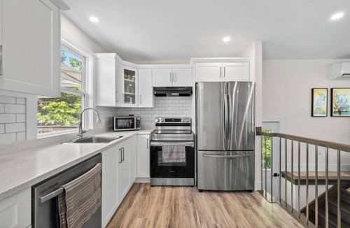 Prospect Bay House | Private Getaway on McGrath Lake