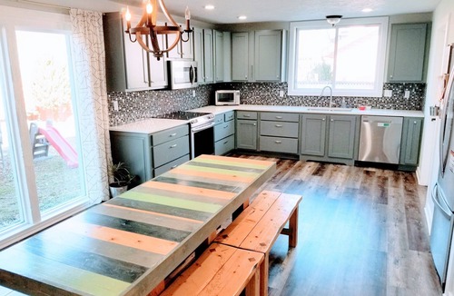Springfield House | Private Getaway-Pool-Hot Tub-Playset-Entertainment Deck-Blackstone-4b/3b Sleep12