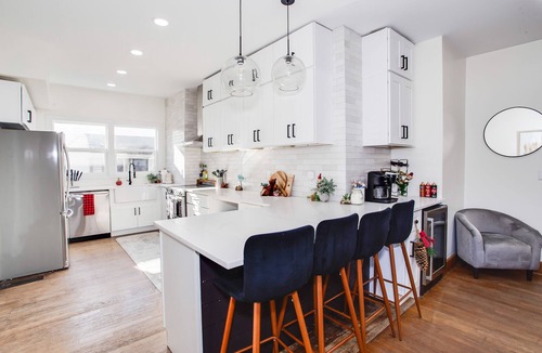 College Hill House | Private Getaway with heated pool, Hot Tub & Designer Touches, Walkable Dining