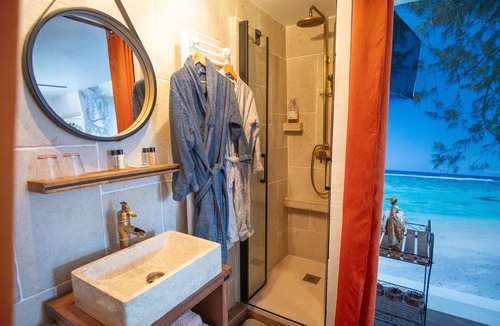 La Couture Boussey Bed & Breakfast | Private guest house with swimming pool, jacuzzi, Nordic bath and games!