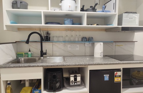 Jamboree Heights Apartment | Private Guest Studio with Ensuite for Long Short Stay