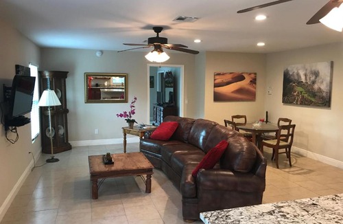 Oakes Estates House | Private Guest House on Acreage