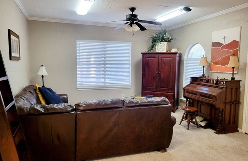 Colleyville House | Private Guest House in sought after Colleyville.